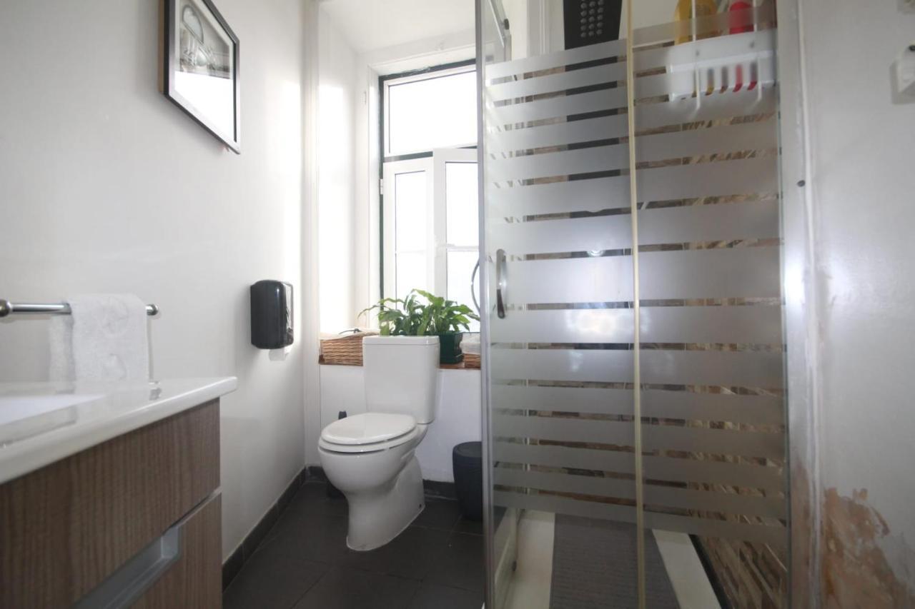 Romantic Chiado 7 -Private Small Single Room With No Outside Window Lisbona Esterno foto