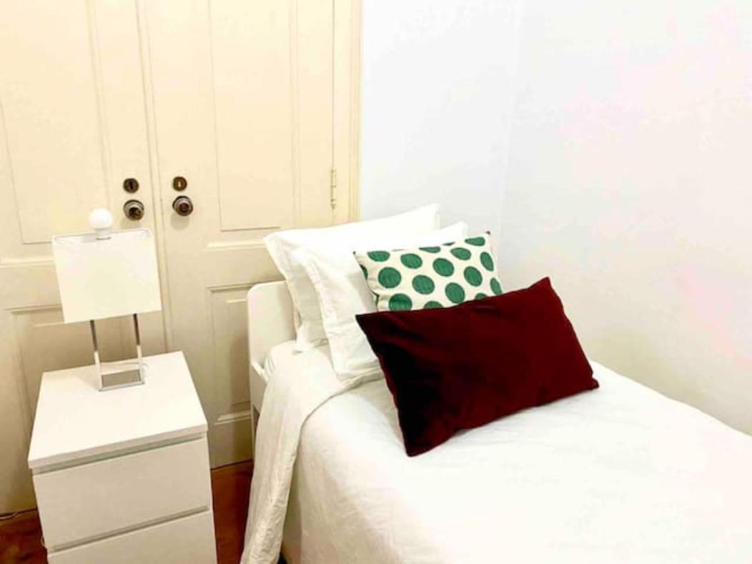 Romantic Chiado 7 -Private Small Single Room With No Outside Window Lisbona Esterno foto